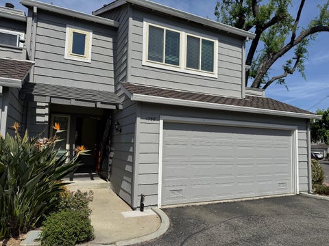 Photo of 1558 Camden Village Circle, SAN JOSE, CA 95124 (MLS # ML82041346)