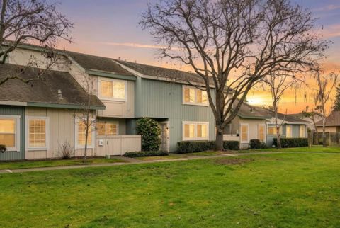 Photo of 1072 Eagle Lane, FOSTER CITY, CA 94404 (MLS # ML82034985)