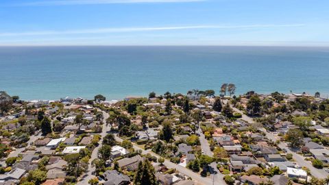Tiny photo for 207 Kingsbury Drive, APTOS, CA 95003 (MLS # ML82053227)