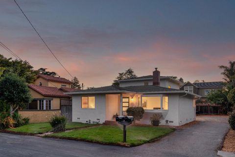 Tiny photo for 207 Kingsbury Drive, APTOS, CA 95003 (MLS # ML82053227)