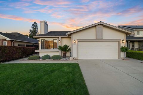 Photo of 4426 Desin Drive, SAN JOSE, CA 95118 (MLS # ML82037579)