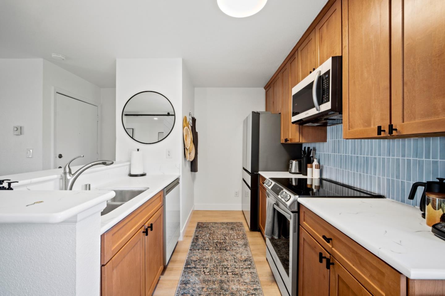 300 Glenwood Circle 308