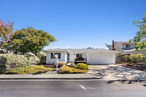 Photo of 7814 Knollbrook Drive, PLEASANTON, CA 94588 (MLS # ML82035433)