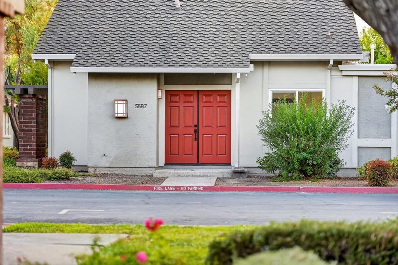 5687 Hollyleaf Lane