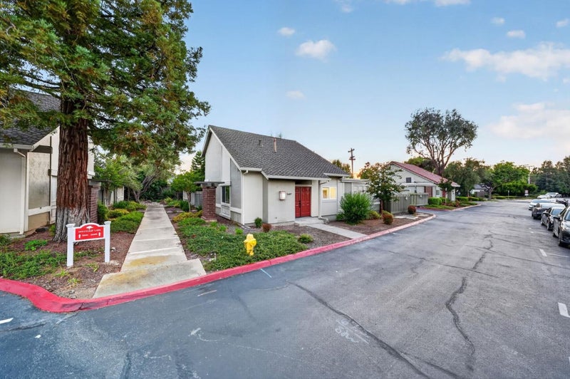 5687 Hollyleaf Lane