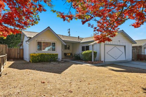 Photo of 1598 Willowbrook Drive, SAN JOSE, CA 95118 (MLS # ML82027392)