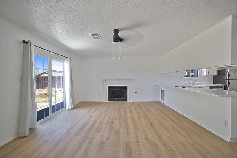 515 North Santa Monica Street