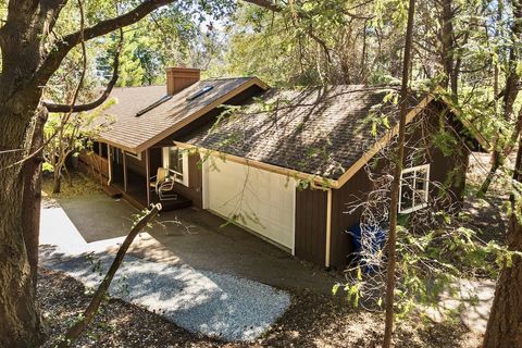 Photo of 20 Braemoor Drive, SANTA CRUZ, CA 95060 (MLS # ML81962339)