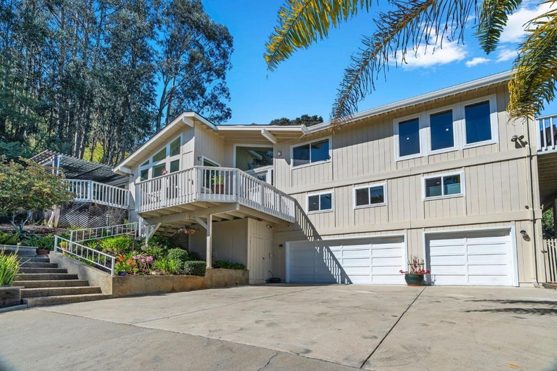 200 Marthas Way