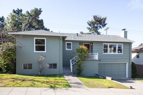 Photo of 3820 Fernwood Street, SAN MATEO, CA 94403 (MLS # ML82034231)