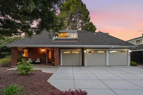 20523 Manor Drive, Saratoga, CA 95070 - #: ML82043574