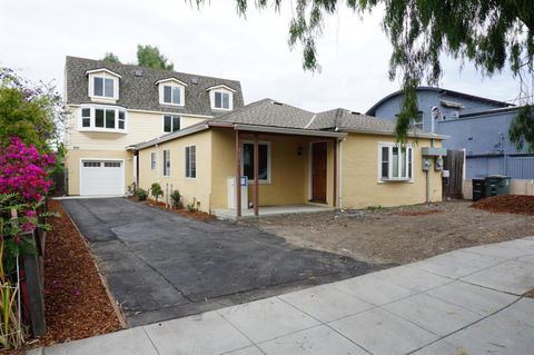 Photo of 820 Jackson Street, MOUNTAIN VIEW, CA 94043 (MLS # ML82022131)