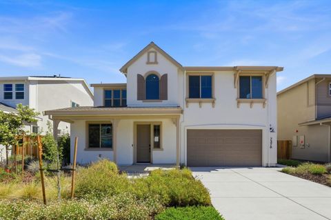 Photo of 7376 Ailes Court, Gilroy, CA 95020 (MLS # ML82041541)