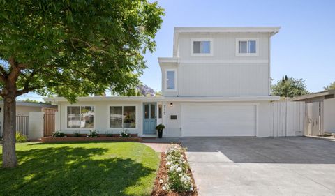 Photo of 217 Diablo Avenue, MOUNTAIN VIEW, CA 94043 (MLS # ML82048613)