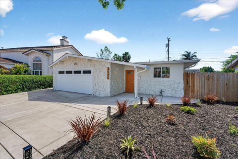 Photo of 1460 Saturn Court, Milpitas, CA 95035 (MLS # ML82030326)