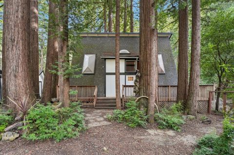 Photo of 8170 Pescadero Creek Road, Loma Mar, CA 94021 (MLS # ML82039621)