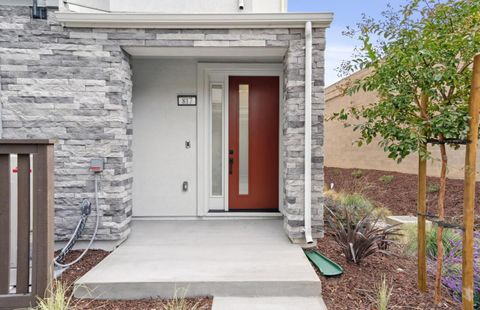 Photo of 817 Wisteria Court, SAN JOSE, CA 95117 (MLS # ML82031105)