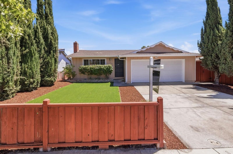3190 Golf Drive