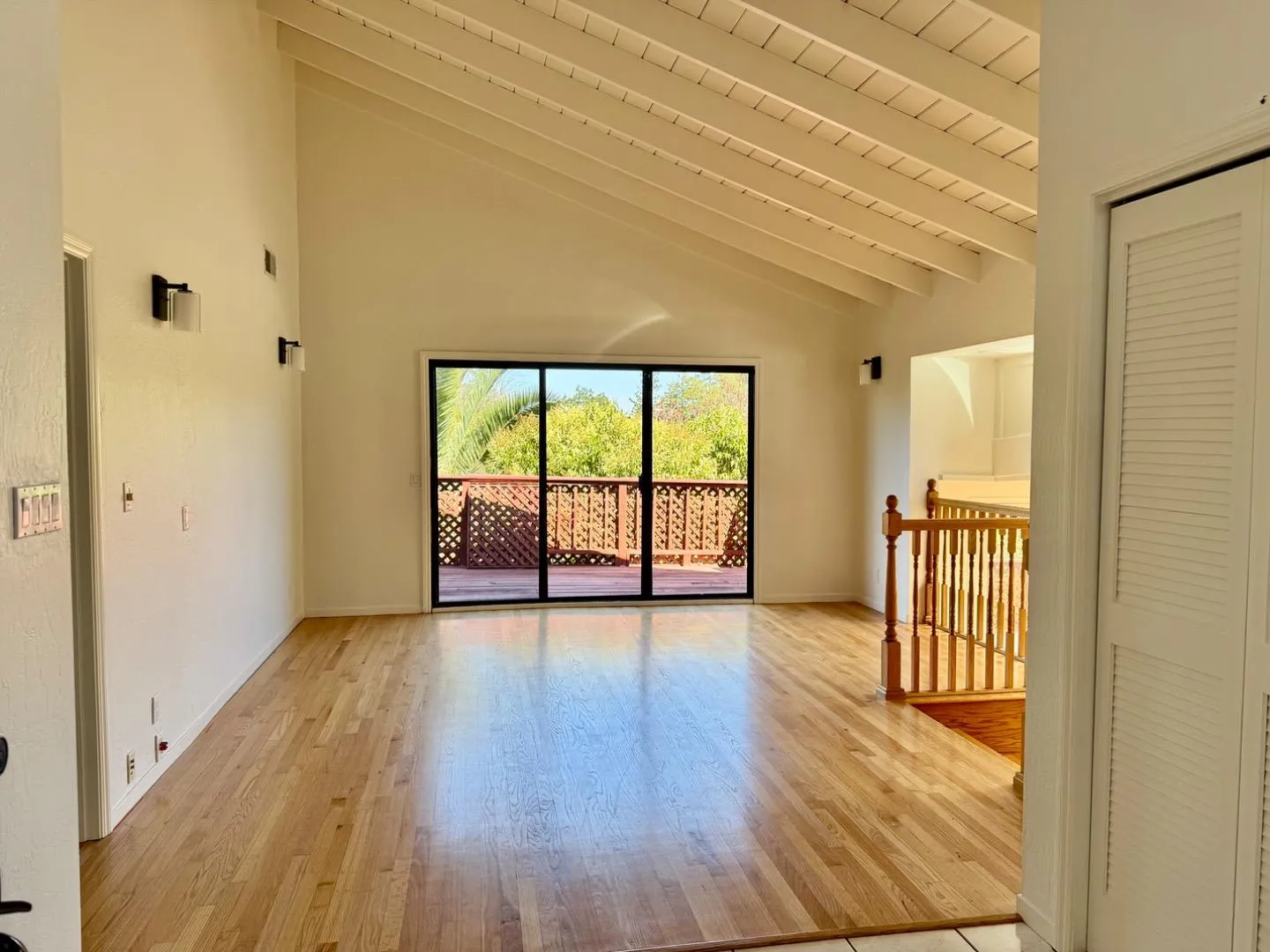 Redwood City, California 94062, United States, 3 Bedrooms Bedrooms, ,2 BathroomsBathrooms,Residential,Pending,204366