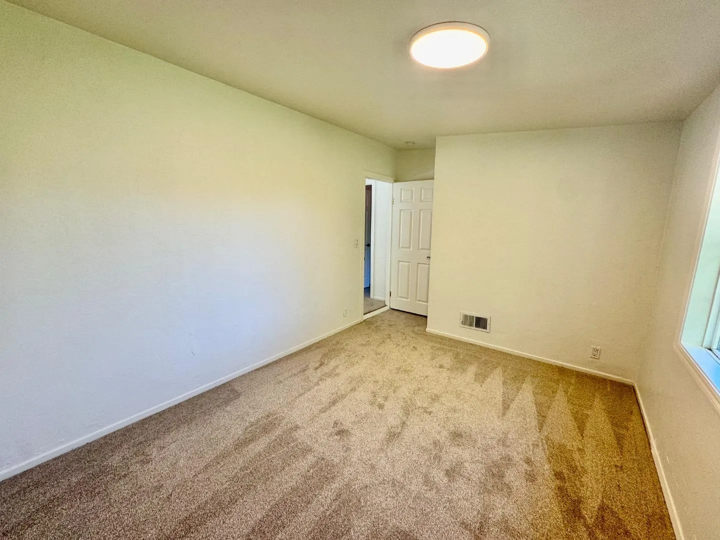 Redwood City, California 94062, United States, 3 Bedrooms Bedrooms, ,2 BathroomsBathrooms,Residential,Pending,204366