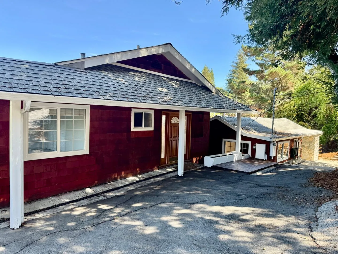 Redwood City, California 94062, United States, 3 Bedrooms Bedrooms, ,2 BathroomsBathrooms,Residential,Pending,204366