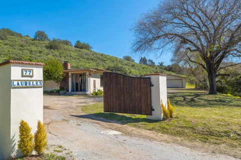 77 Laureles Grade, Salinas, CA 93908 - #: ML82038369