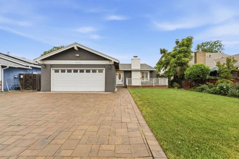Photo of 4182 Dulcey Drive, SAN JOSE, CA 95136 (MLS # ML82036517)