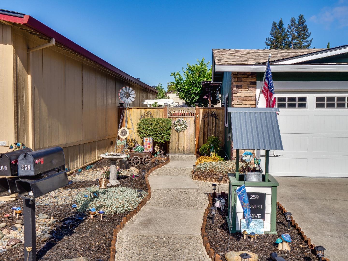 259 Forest Dr