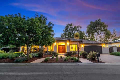 Photo of 1534 Wessex Avenue, LOS ALTOS, CA 94024 (MLS # ML82048710)