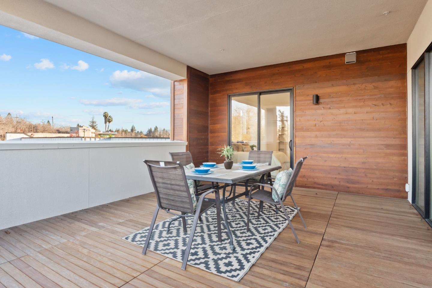 4115 El Camino Real Whole Building