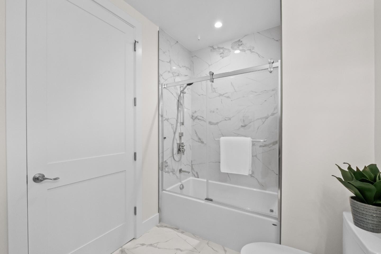 4115 El Camino Real Whole Building