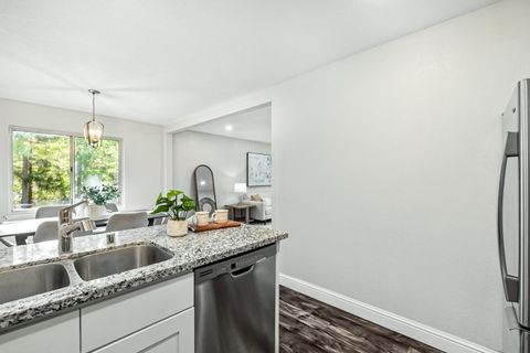 Tiny photo for 310 Tradewinds Dr #8, SAN JOSE, CA 95123 (MLS # ML82033568)