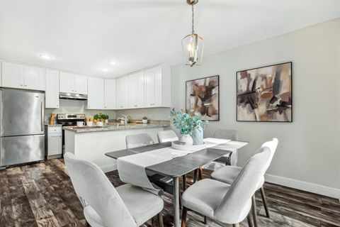 Tiny photo for 310 Tradewinds Dr #8, SAN JOSE, CA 95123 (MLS # ML82033568)