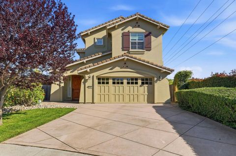 Photo of 15425 La Rocca Place, Morgan Hill, CA 95037 (MLS # ML82042830)
