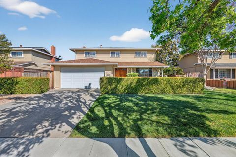 Photo of 1631 Noreen Drive, SAN JOSE, CA 95124 (MLS # ML82039661)