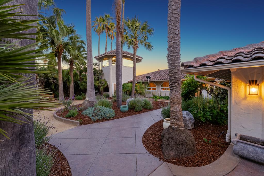 16 Kite Hill Road