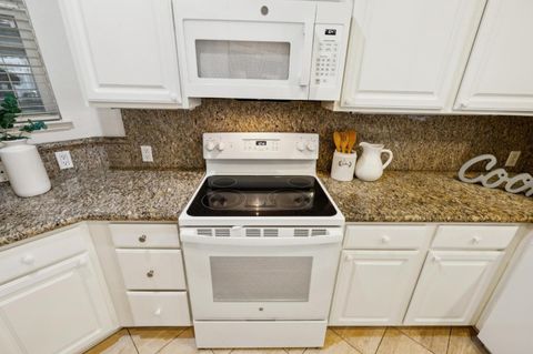 Tiny photo for 860 Meridian Bay Lane #243, FOSTER CITY, CA 94404 (MLS # ML82036341)