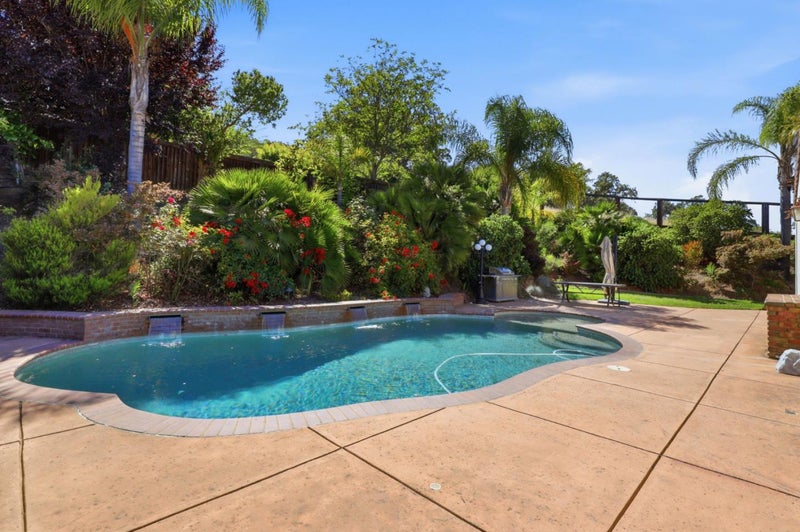 7121 Eagle Ridge Drive