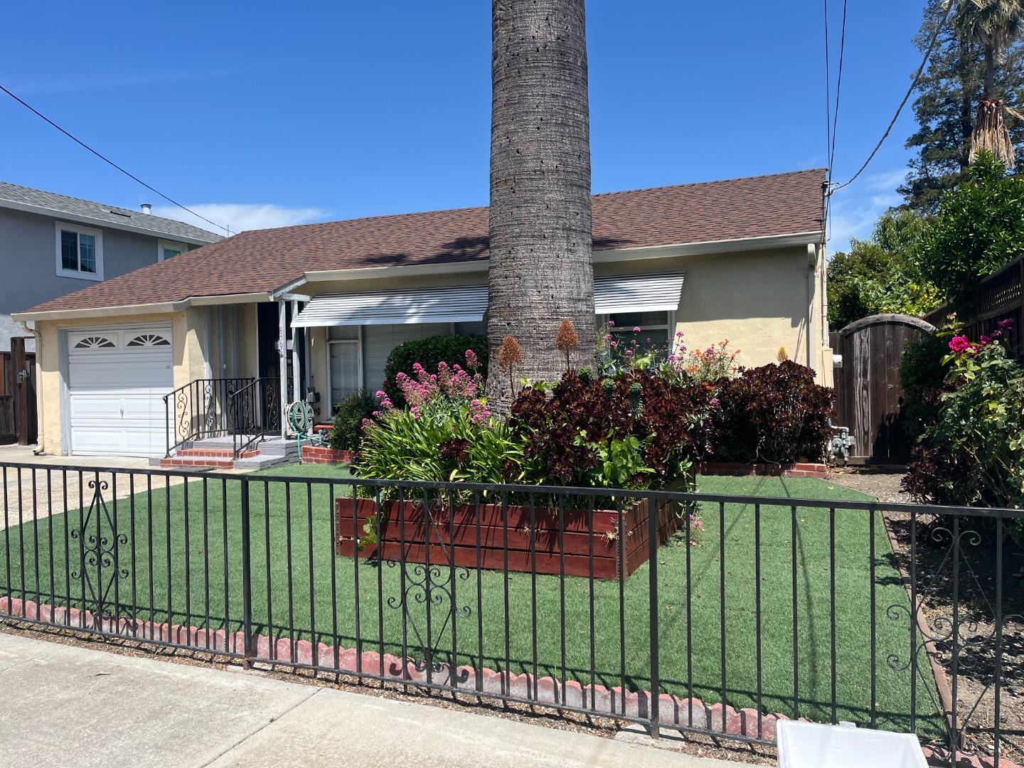 879 Birch Avenue