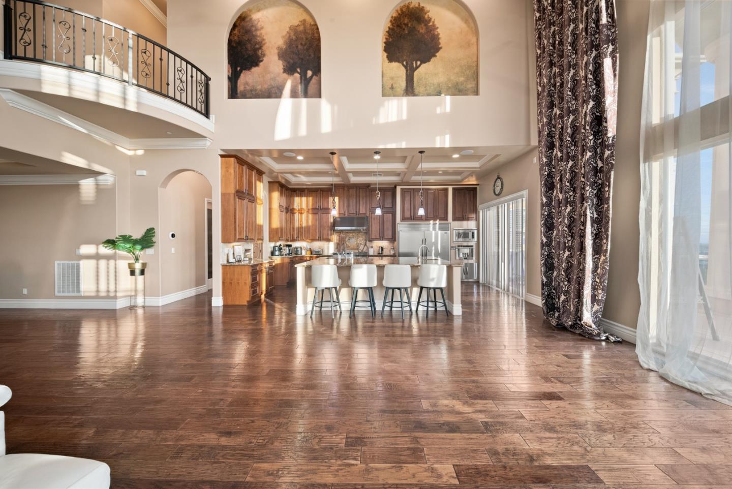 477 Serpa Way