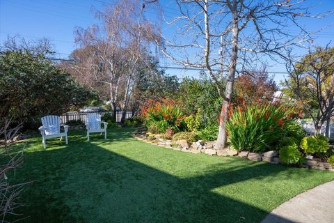 Tiny photo for 980 30th Avenue, SANTA CRUZ, CA 95062 (MLS # ML82032362)