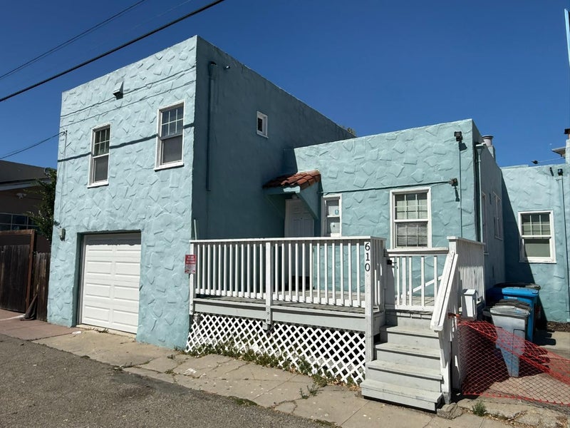 610 South Amphlett Boulevard