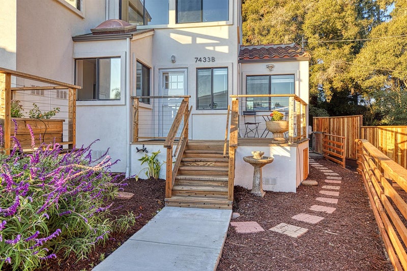7433 Mesa Drive