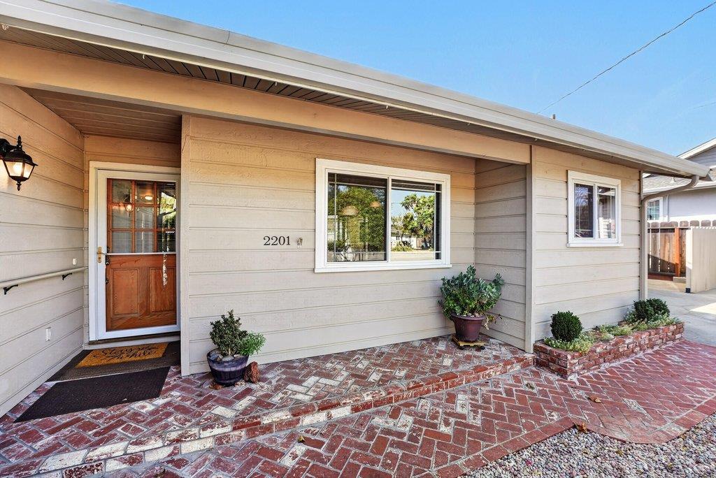 2201 40th Avenue