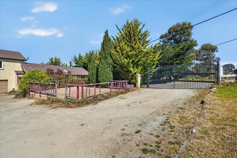 4 Bayview Road