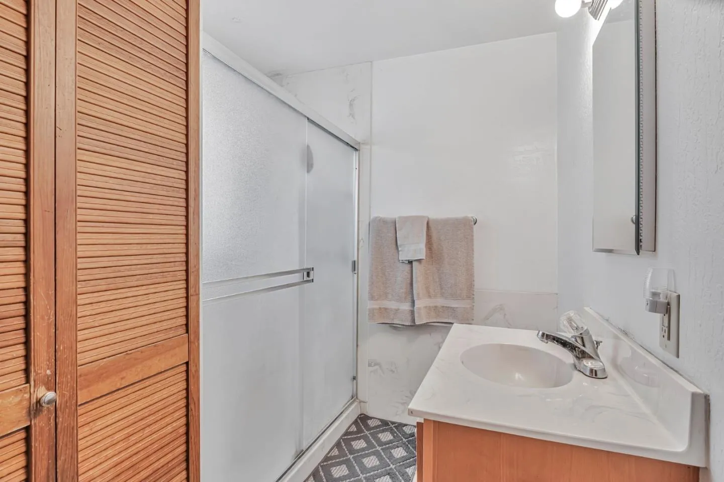 Newark, California 94560, United States, 3 Bedrooms Bedrooms, ,2 BathroomsBathrooms,Residential,Active,163549