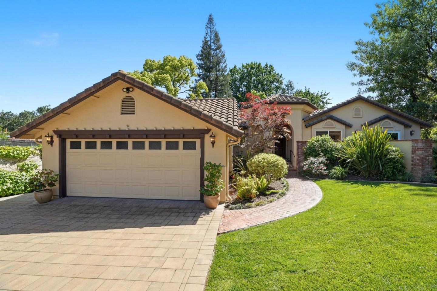 17660 Vineland Avenue