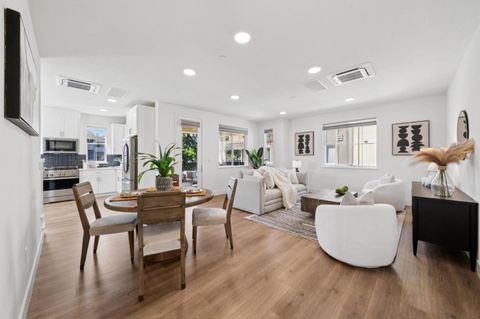 Tiny photo for 663 Alamo Court, MOUNTAIN VIEW, CA 94043 (MLS # ML82043148)