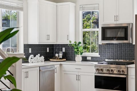 Tiny photo for 663 Alamo Court, MOUNTAIN VIEW, CA 94043 (MLS # ML82043148)