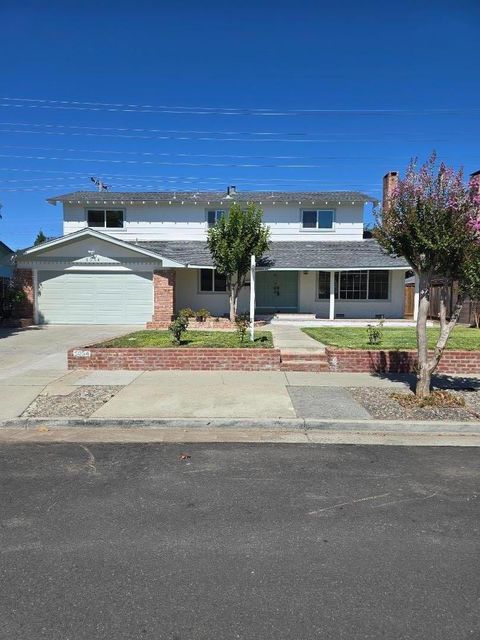 Photo of 5054 Howes Lane, SAN JOSE, CA 95118 (MLS # ML82052972)